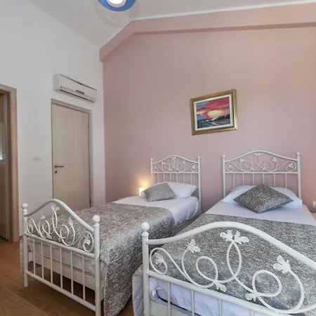 Lavanda, A Luxury With Private Pool, 2km To Дом отдыха *