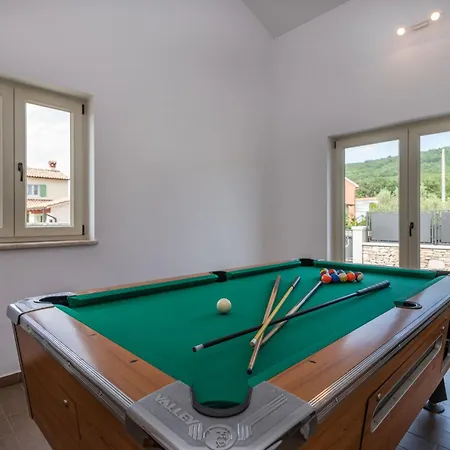 Lavanda, A Luxury With Private Pool, 2km To Holiday home Ubasico