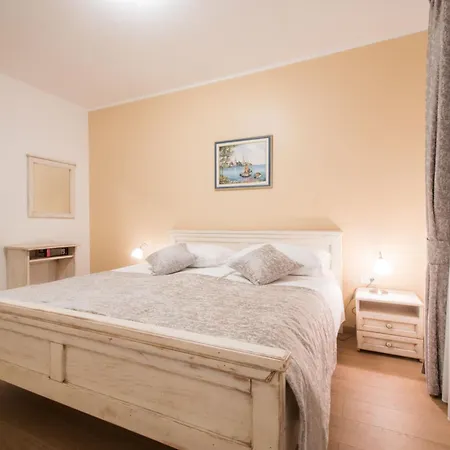 Lavanda, A Luxury With Private Pool, 2km To