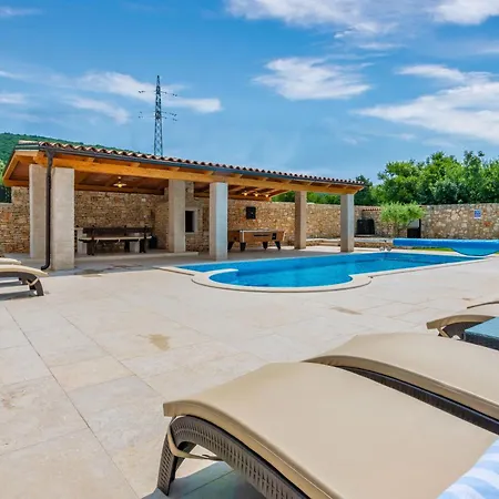 Lavanda, A Luxury With Private Pool, 2km To Ubasico