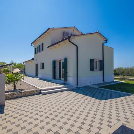 Lavanda, A Luxury With Private Pool, 2km To Holiday home Ubasico