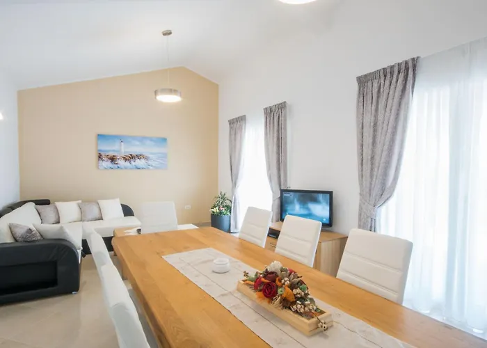 Lavanda, A Luxury With Private Pool, 2km To * Ubasico