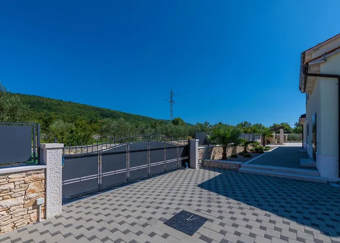 Lavanda, A Luxury With Private Pool, 2km To * Ubasico