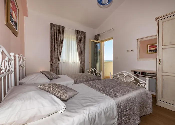 Lavanda, A Luxury With Private Pool, 2km To * Ubasico